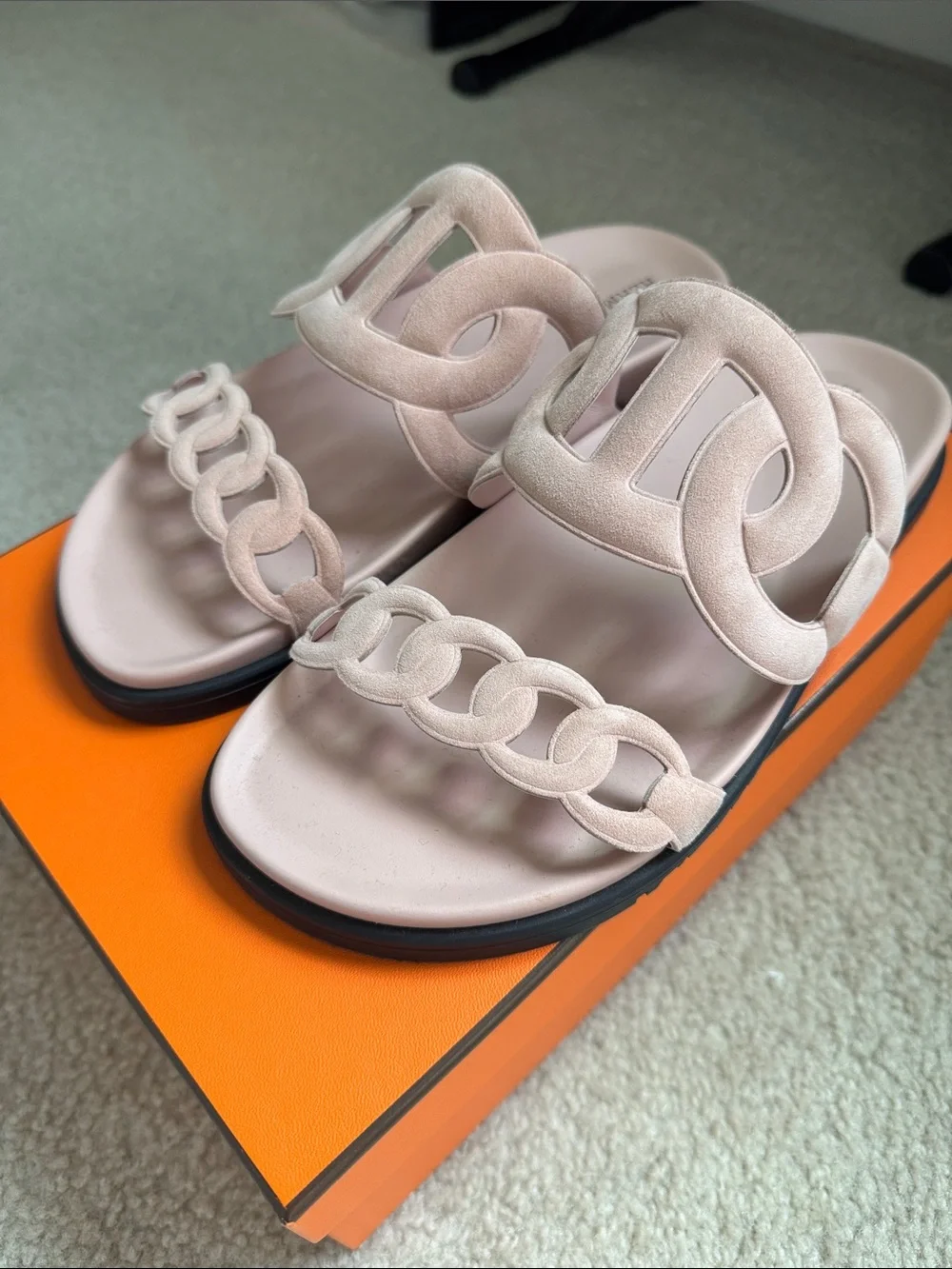 Hermes extra sandals in pink blush suede size 38 - Picture 2 of 5